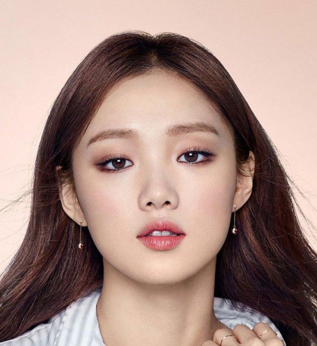Lee Sung Kyung.jpg