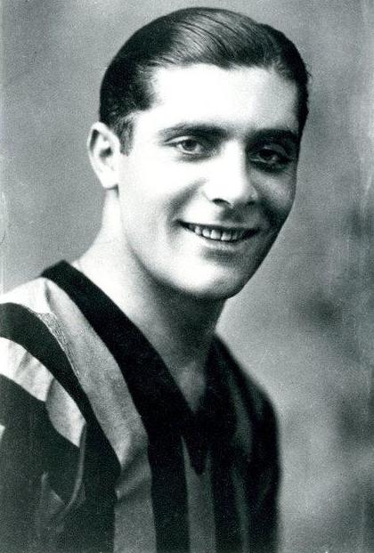 Giuseppe_Meazza_1935.jpg