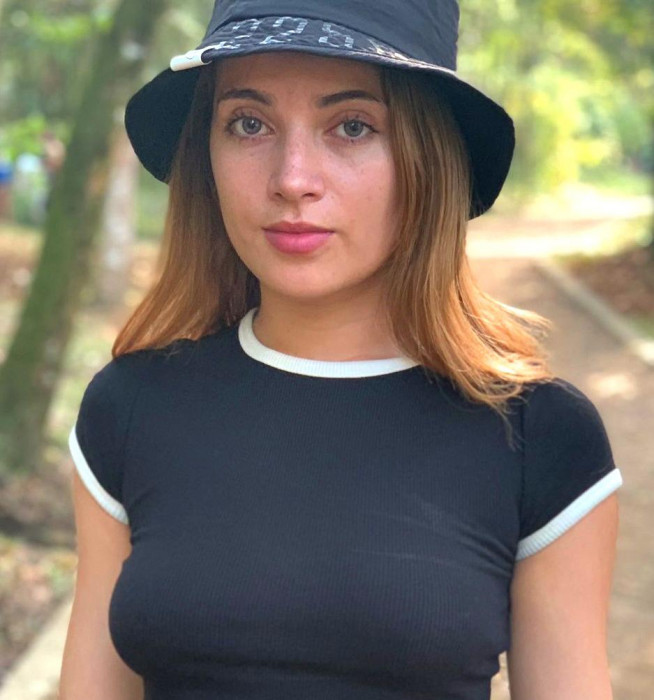 Valentina in the park, 2021.jpg
