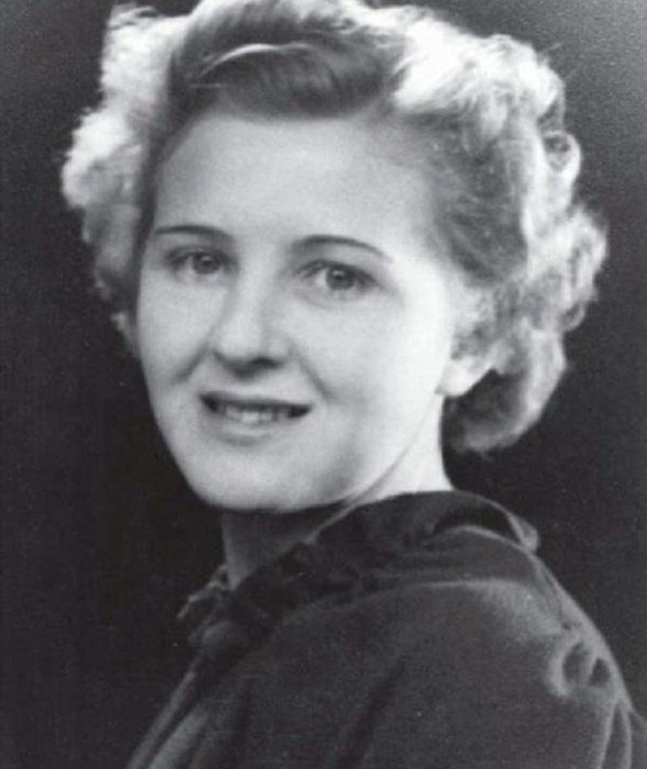 Eva.Braun.Hitlers.Prostitute.jpg