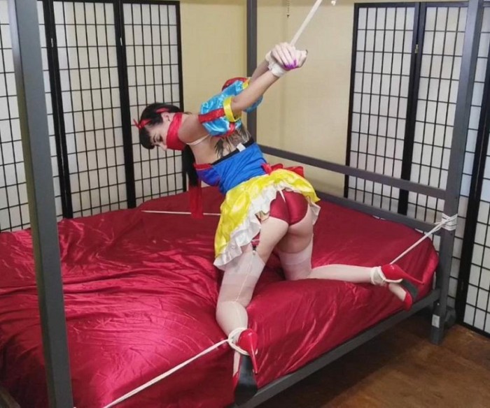 nyxon snow white bondage - Copy.jpg