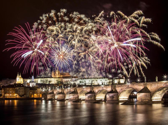 fireworks-over-prague-castle-panorama-charles-bridge-night-46481069.jpg