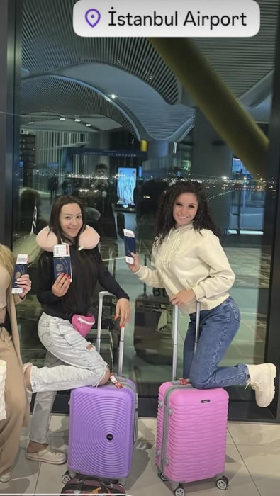 Giih & Bruna Santos.jpg