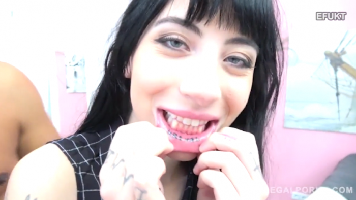 charlotte sartre tattoo.png