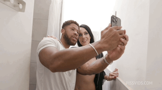 0a-Shower-Selfie-Fun.gif