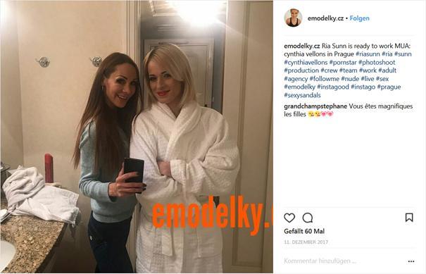 2017-12-11 23 make up before scene in Prague .jpg