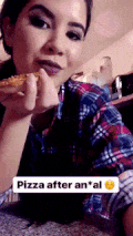 LadyDee_eatingPizza.gif