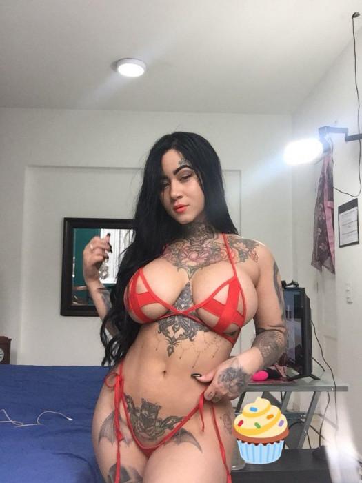 C4_srta_roja_12.jpg