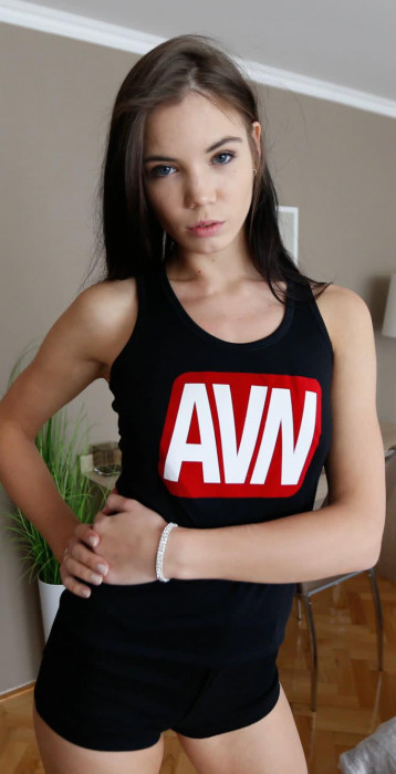 avn_day2_avn_showgirl_004.jpg