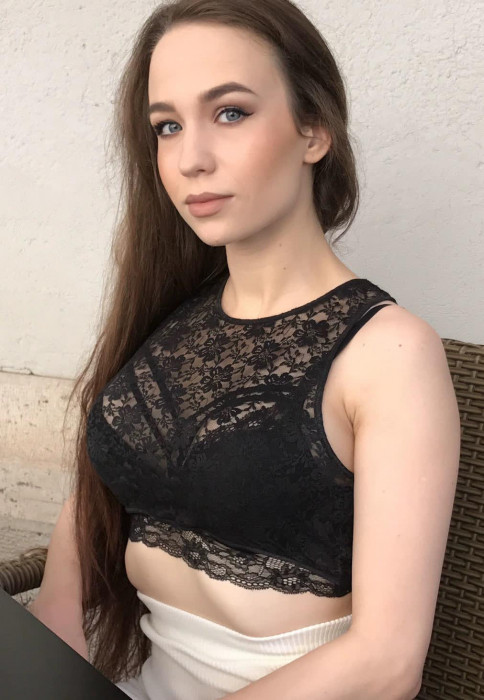 angelina_016.jpg
