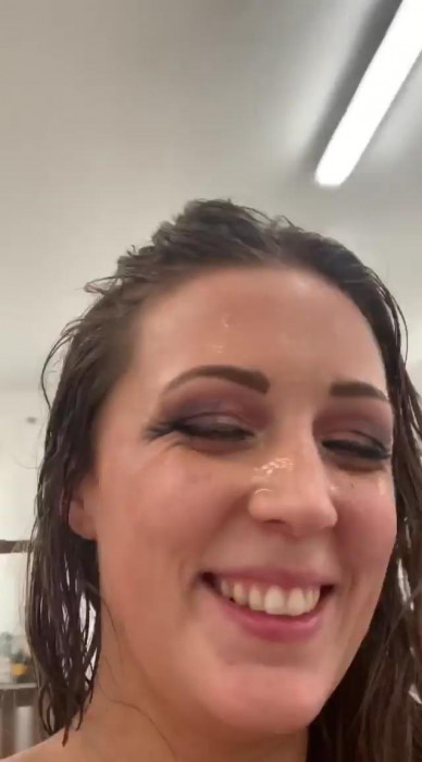 Stories--Instagram(1).mp4-00_00_0400004.jpg