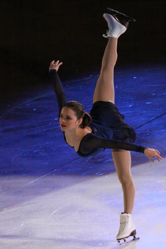 Sasha_Cohen_2009_SOI_Halifax_Spiral.jpg
