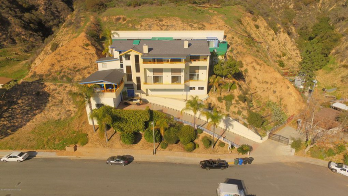Casa de MAX 1333 Pleasantridge Drive, Altadena, CA 7.png