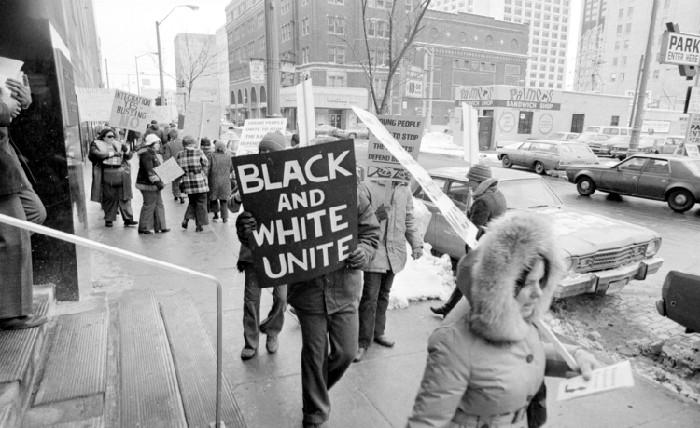 Anti-busing_protestors_1.jpg