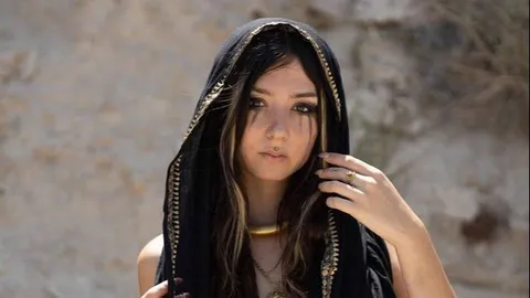 shani louk.png