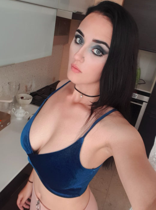Alexa Black m10-20c.png